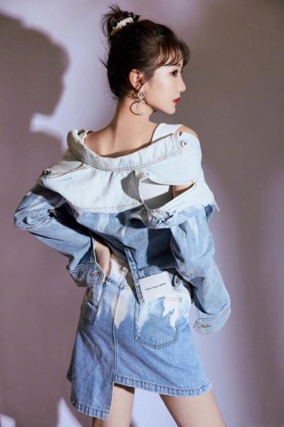 丸子头的扎法简单又好看