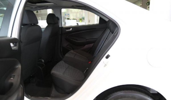 4到5万左右买什么车好新车图片