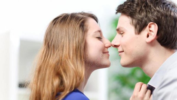 男人吻女人哪里表示爱你入骨