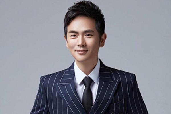 演员张晓龙现任妻子是谁