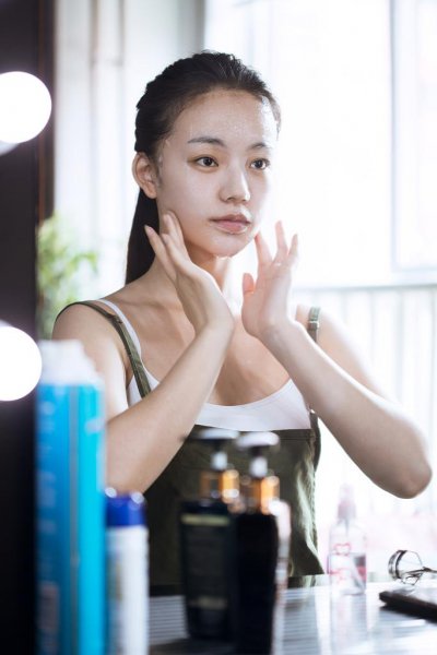 为什么20岁就有法令纹了