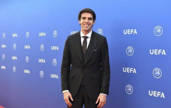 卡卡足球运动员介绍