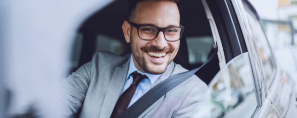 车摆件放什么好