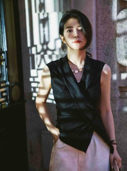 肚子大穿什么衣服好看