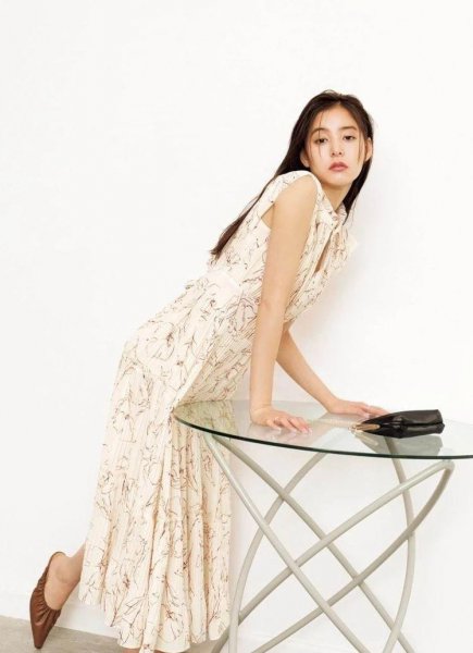 肚子大穿什么衣服好看