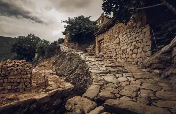 重男轻女的家庭对女孩的伤害有多大