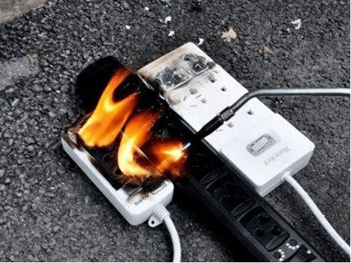 插头插的时候有火花怎么处理