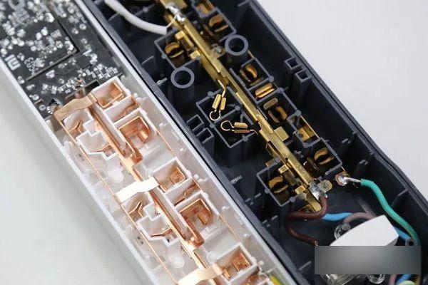 插头插的时候有火花怎么处理