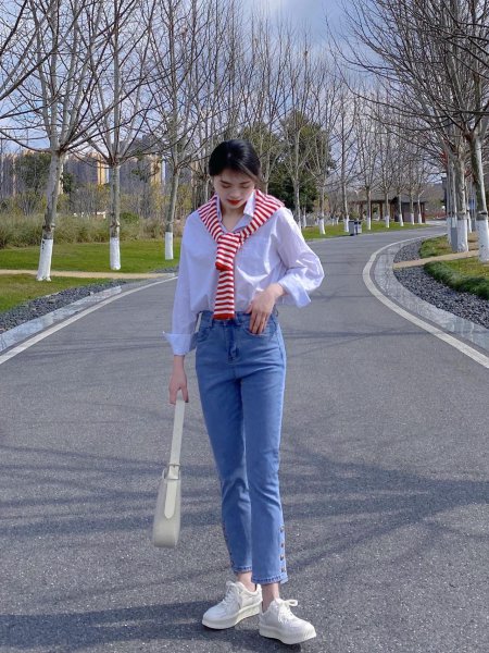 白衬衫配什么裤子好看