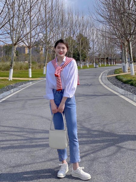 白衬衫配什么裤子好看