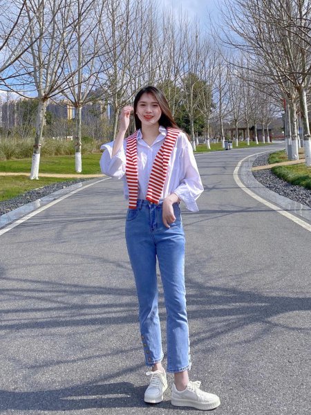 白衬衫配什么裤子好看