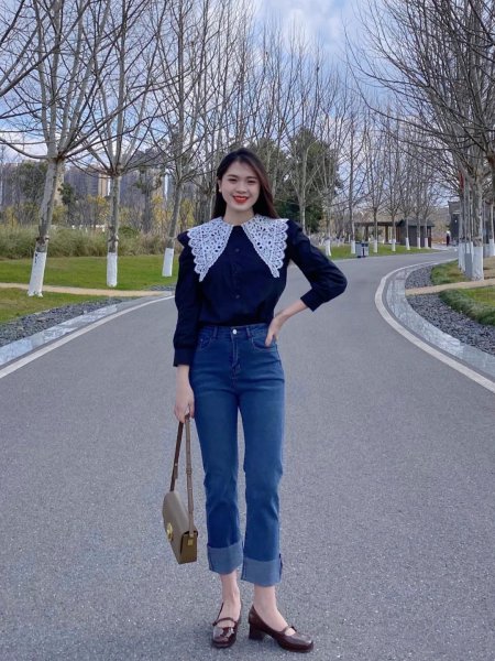 白衬衫配什么裤子好看