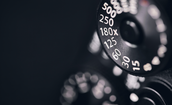 手机相机拍照模糊不清什么原因