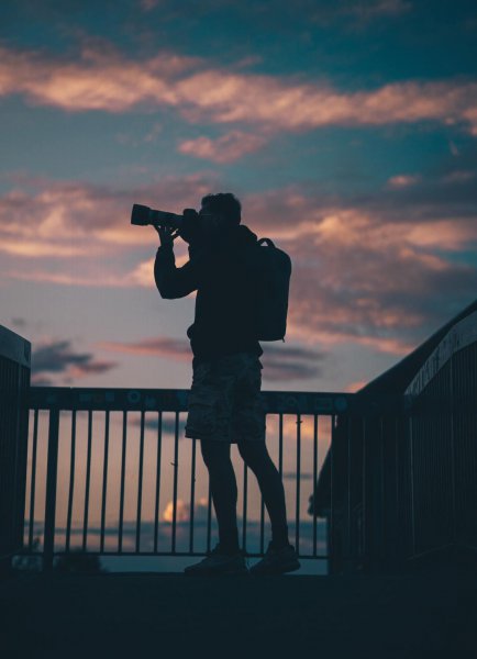 手机相机拍照模糊不清什么原因