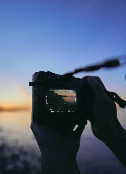 手机相机拍照模糊不清什么原因