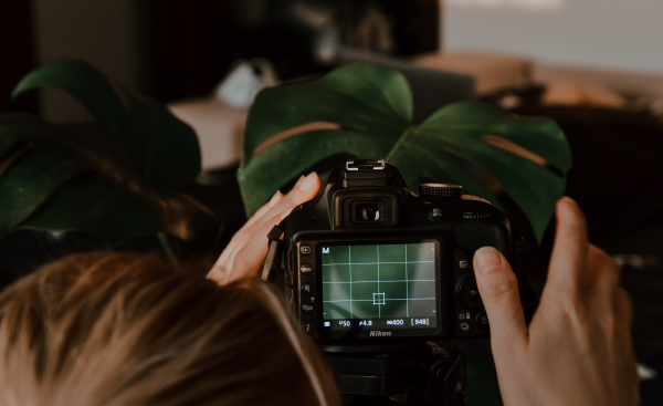 手机相机拍照模糊不清什么原因