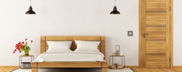 床头柜能不能对着门放东西