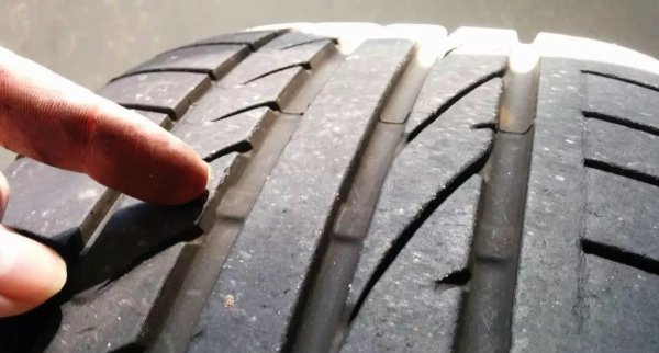 轮胎磨损到什么程度需要更换