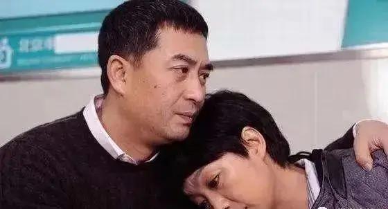 王海燕第一任丈夫有钱是富豪