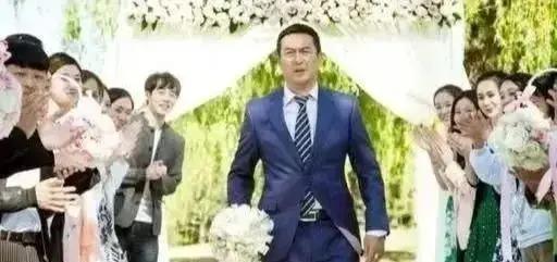 王海燕第一任丈夫有钱是富豪