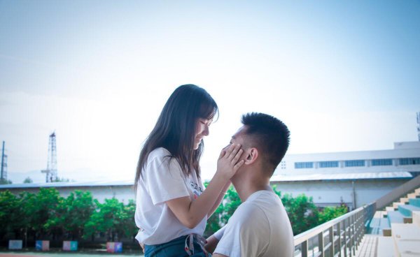 女朋友姨妈来了怎么哄暖男方法