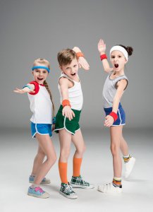 小女孩是穿平角裤好还是三角裤好 孩子内裤选哪种更合适