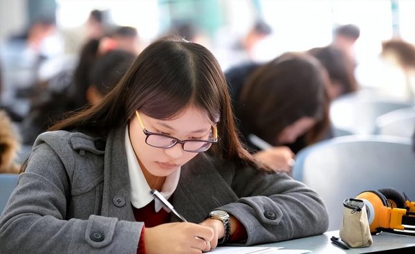 大专可以报考公务员吗