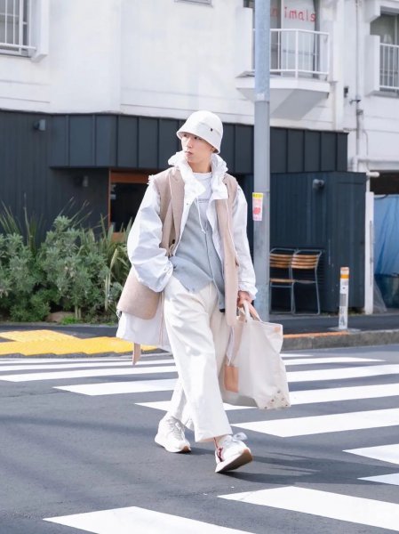 白裤子怎么搭配衣服和鞋子图片