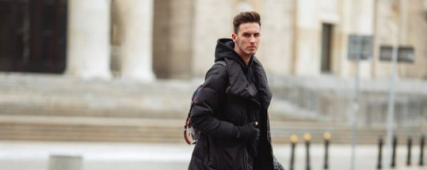 冬季怎样挑选棉服男