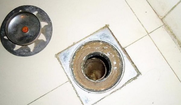 卫生间地漏反臭怎么处理