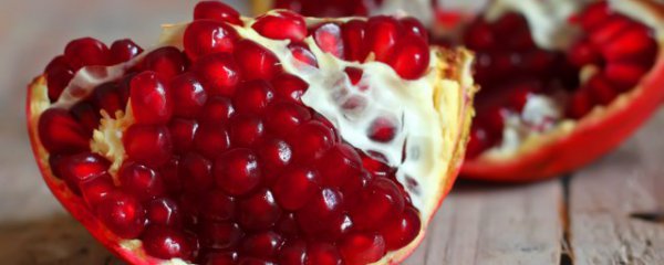 石榴和螃蟹能一起吃吗