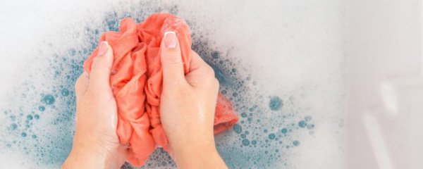 棉服发霉用什么洗掉霉斑