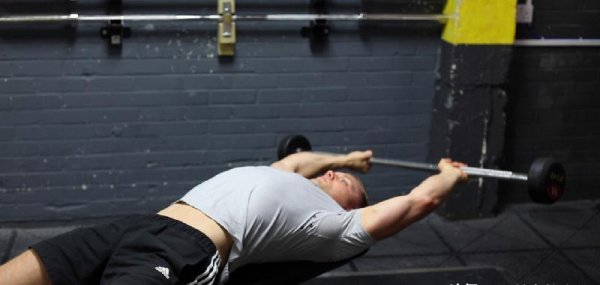 练肩的健身器材有哪些