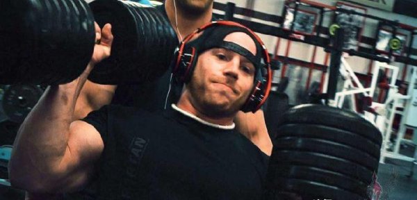 练肩的健身器材有哪些