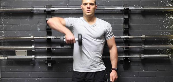 练肩的健身器材有哪些