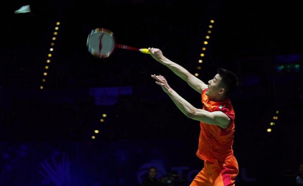 羽毛球高远球动作要领教学