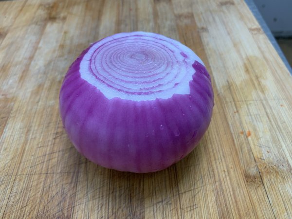 白洋葱和紫洋葱的区别联系