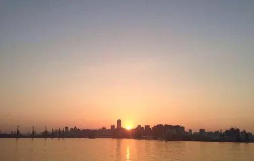 中国北纬37度的城市特点