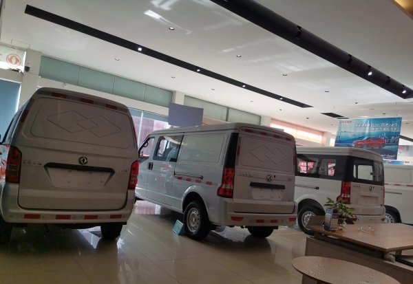 为什么一般4s店不招人