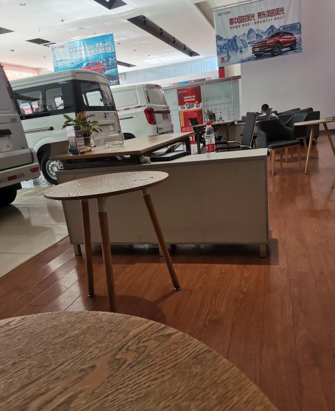 为什么一般4s店不招人