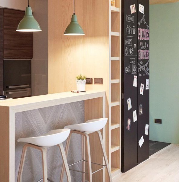 灯泡关了还一直暗亮怎么处理