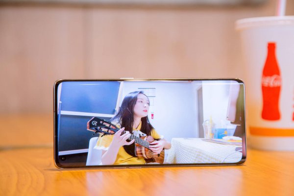 opporeno5pro支持无线充电吗