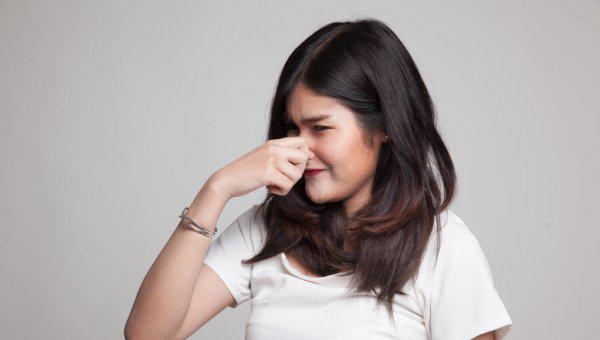 女生身上有股难闻的味怎么办