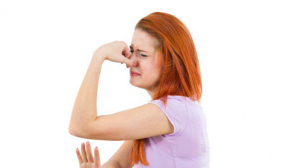 女生身上有股难闻的味怎么办