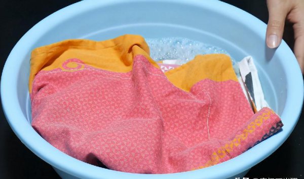 枕套发黄怎么洗小妙招