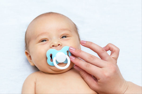 安抚奶嘴的好处和坏处