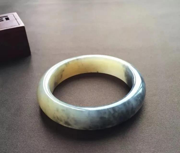 金曜石和彩虹眼黑曜石哪个好