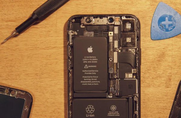 苹果13突然黑屏开不了机怎么办