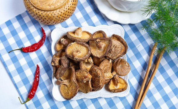 干香菇泡一夜还能吃吗