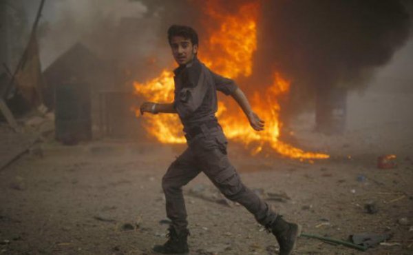 为什么叙利亚被几十个国家打